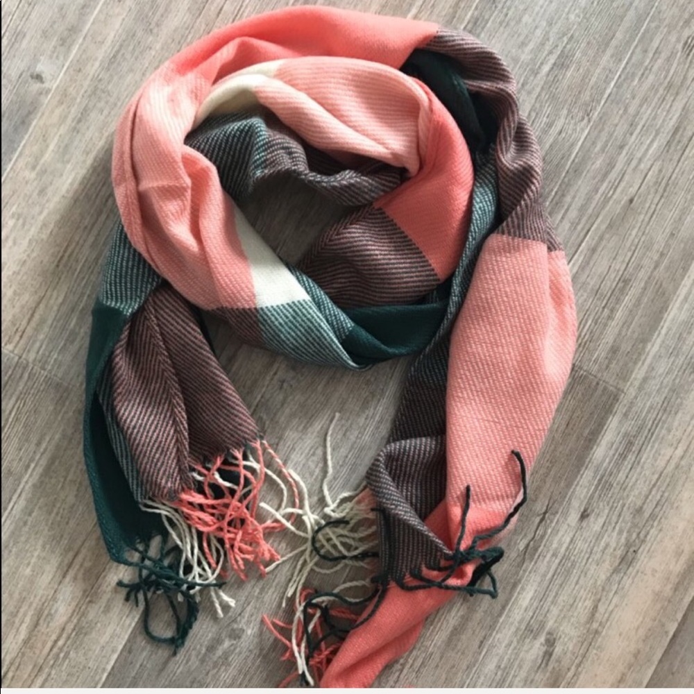 Plaid scarf in two colors! - Picture 5 of 7